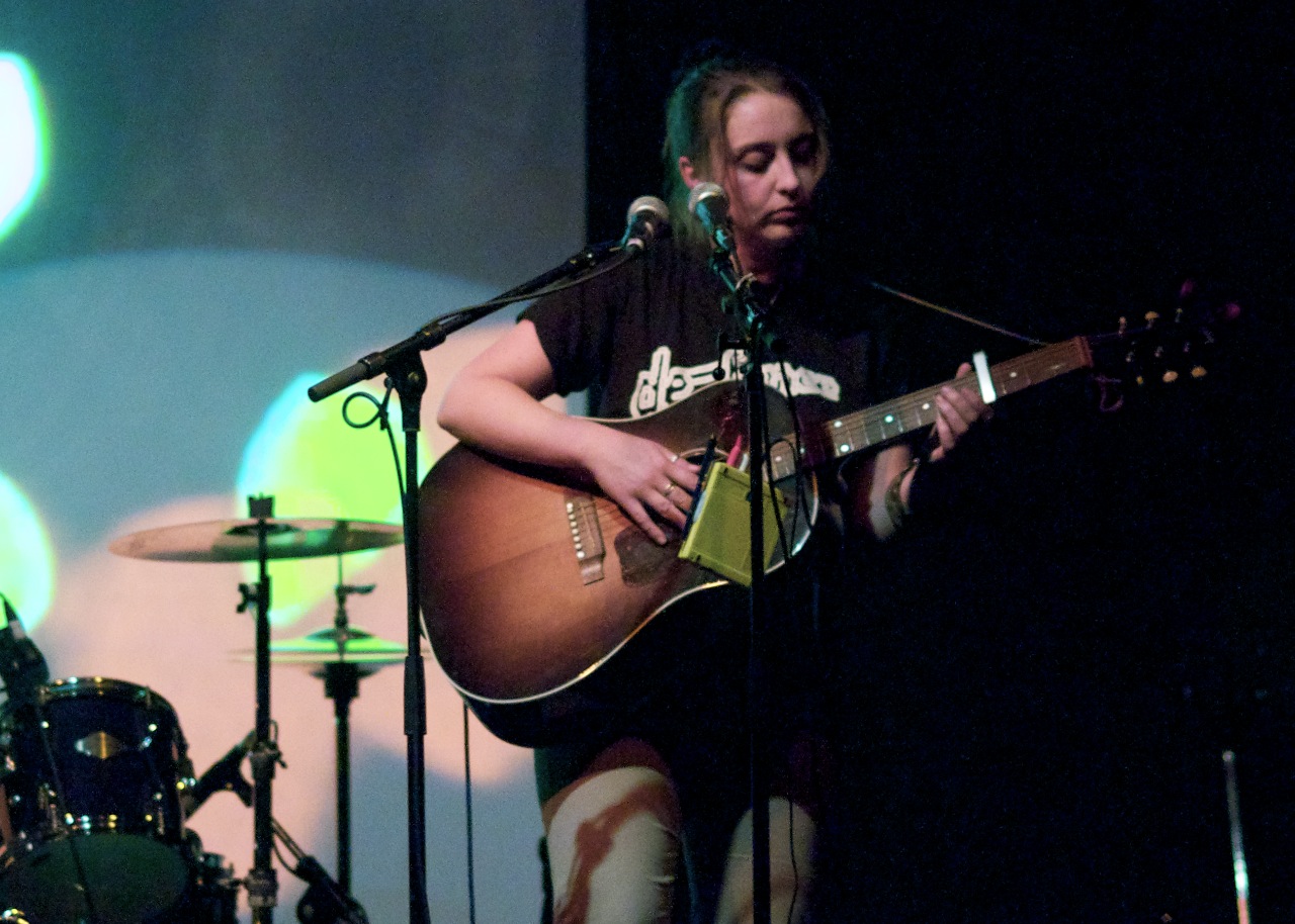 Iona Marshall.  Live at Limbo 3rd September 2011