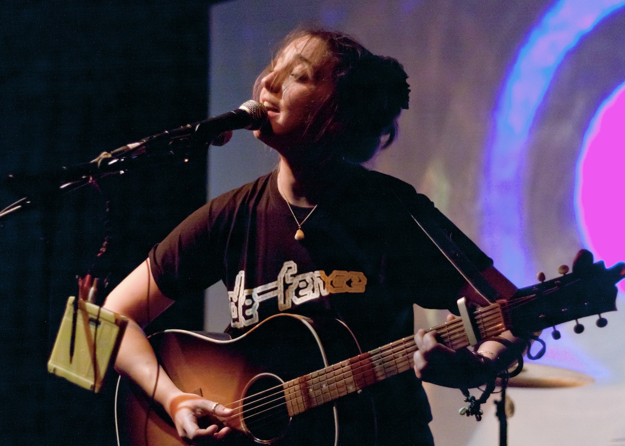 Iona Marshall.  Live at Limbo 3rd September 2011